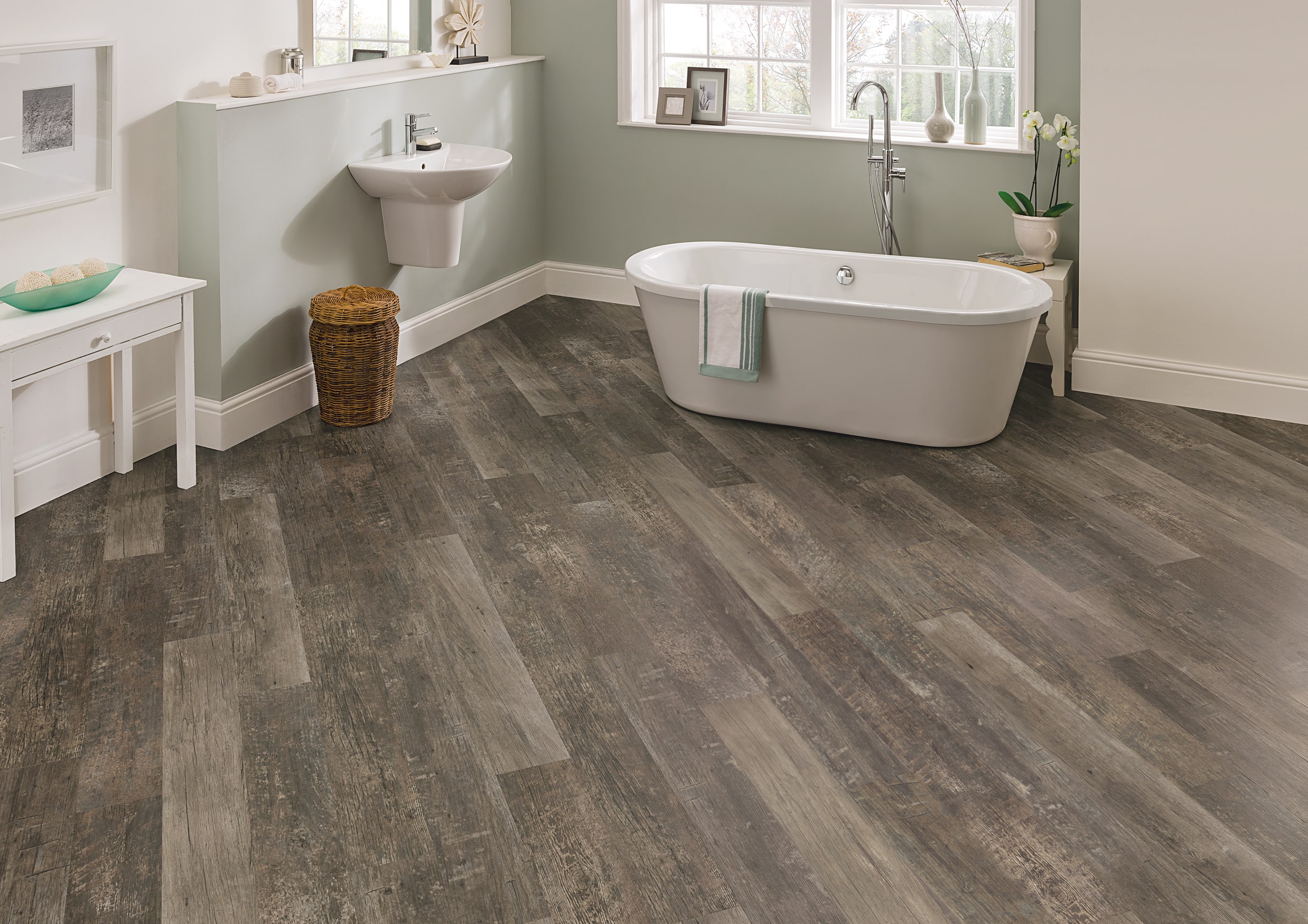 Vinyl Reclaimed Redwood flooring in the bathroom Sherwood Flooring